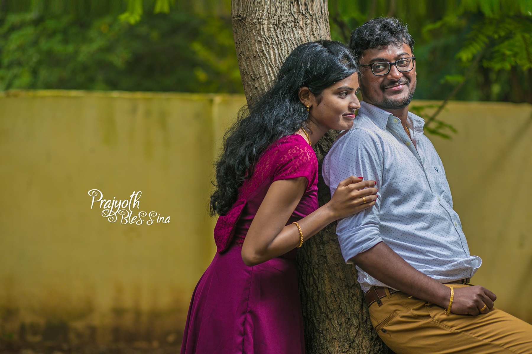 Candid Tree Couple Shoot